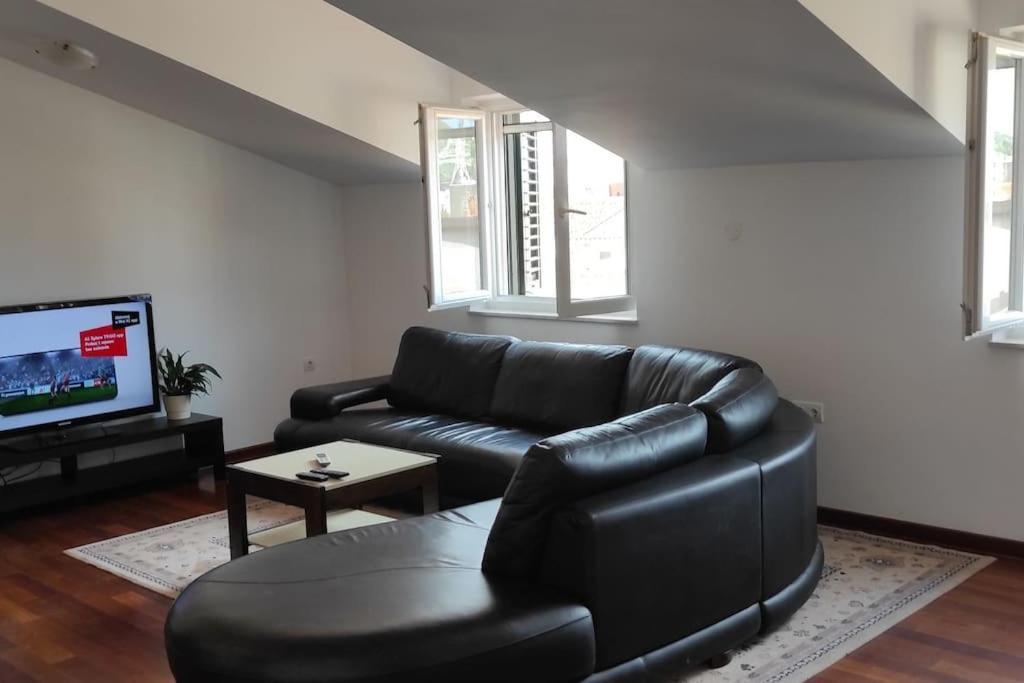 Luxury City Centre Apartment With Stunning View Omiš Eksteriør billede