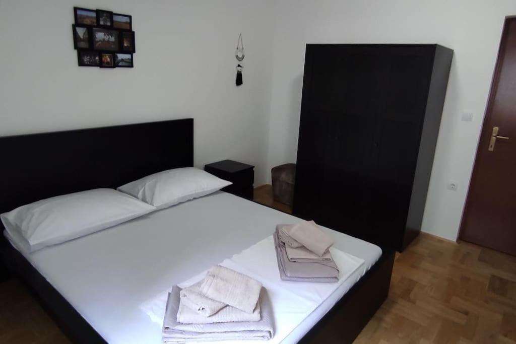 Luxury City Centre Apartment With Stunning View Omiš Eksteriør billede