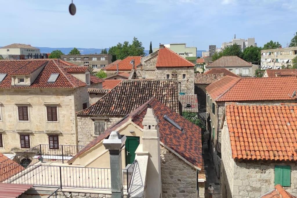 Luxury City Centre Apartment With Stunning View Omiš Eksteriør billede