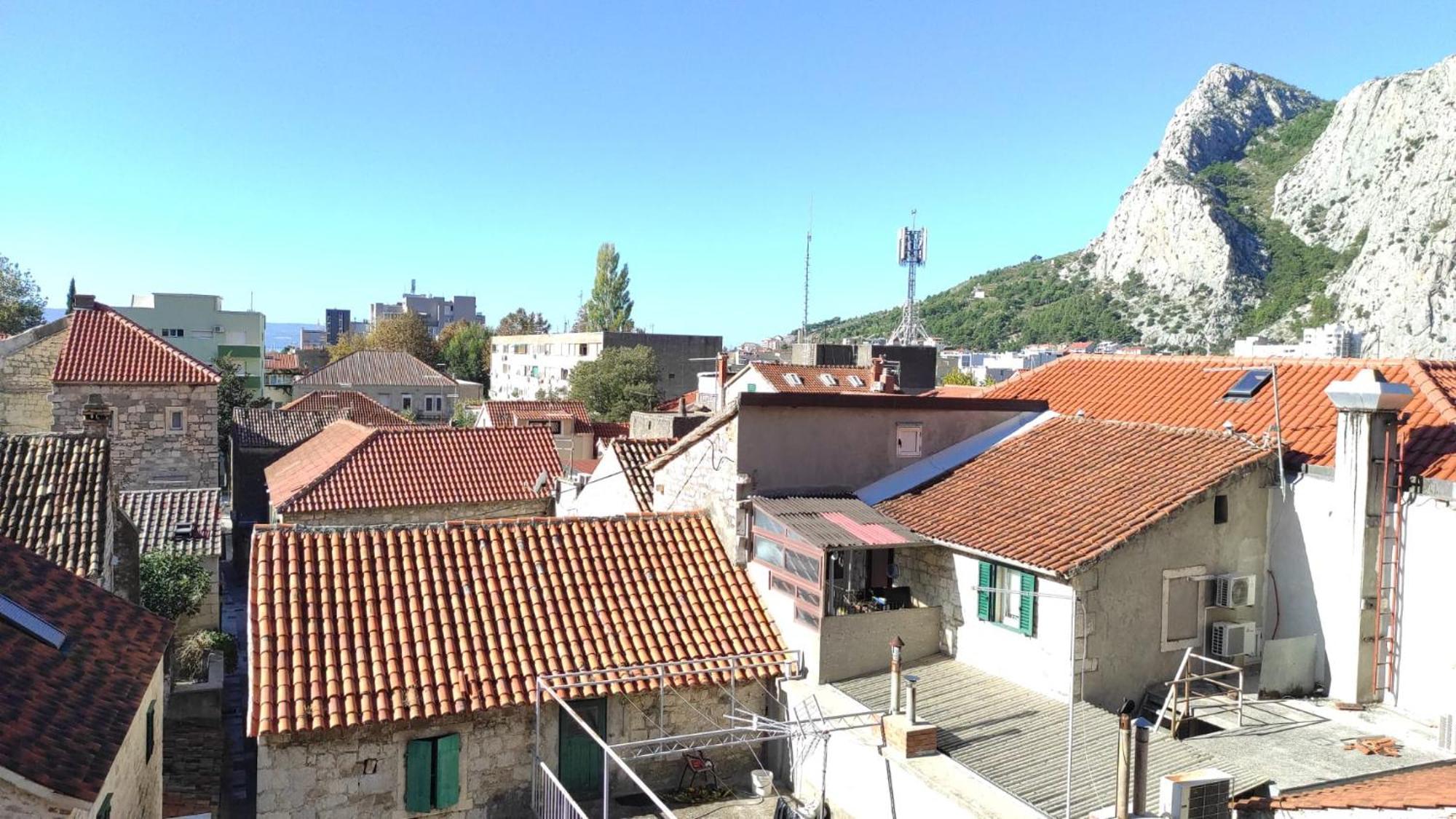 Luxury City Centre Apartment With Stunning View Omiš Eksteriør billede