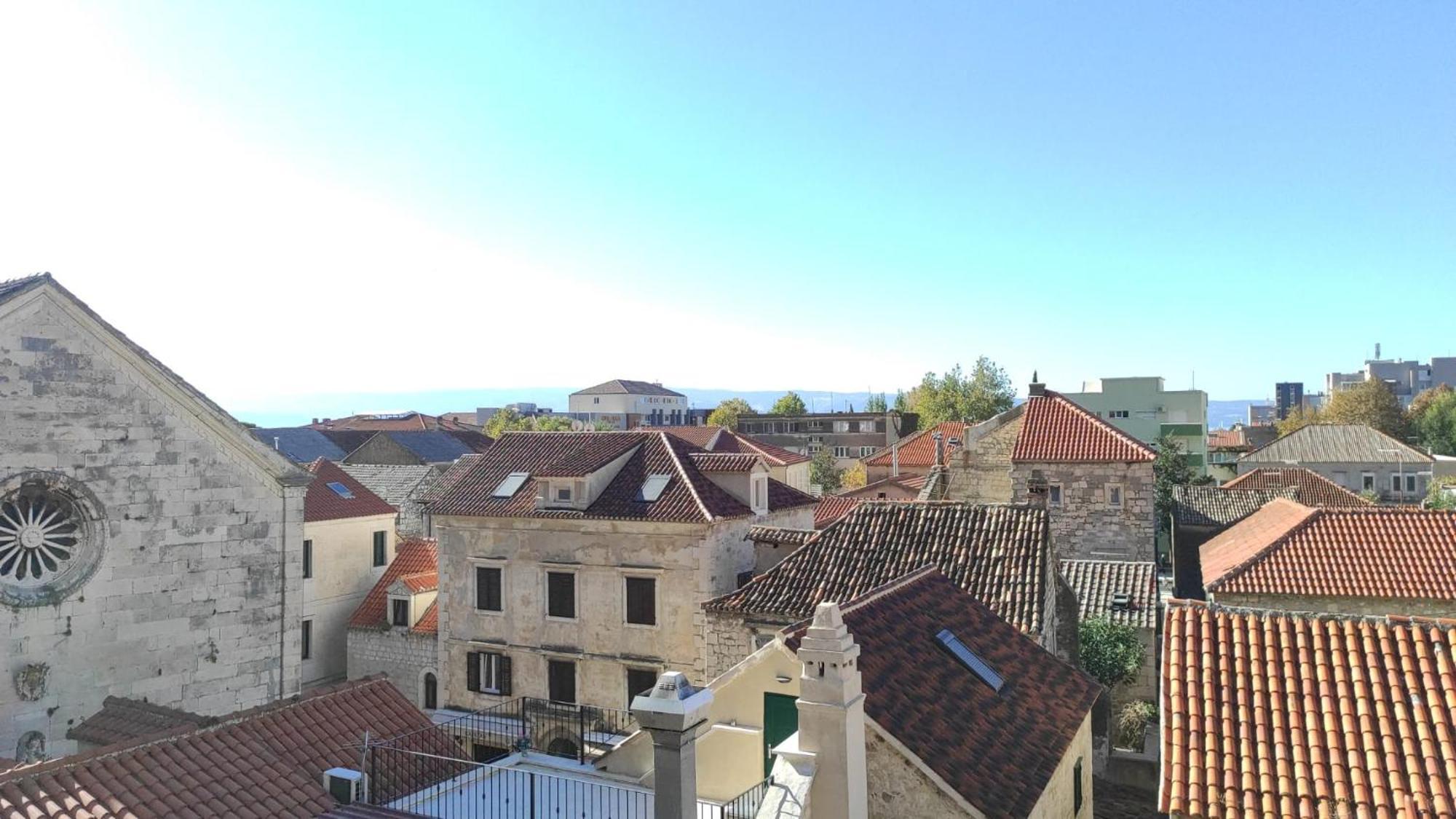 Luxury City Centre Apartment With Stunning View Omiš Eksteriør billede