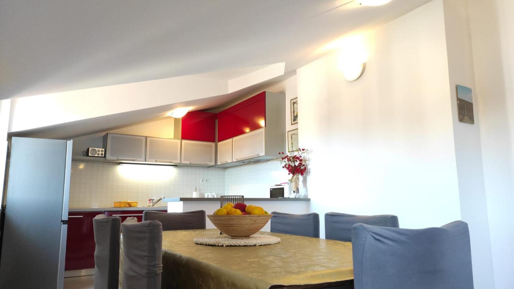 Luxury City Centre Apartment With Stunning View Omiš Eksteriør billede