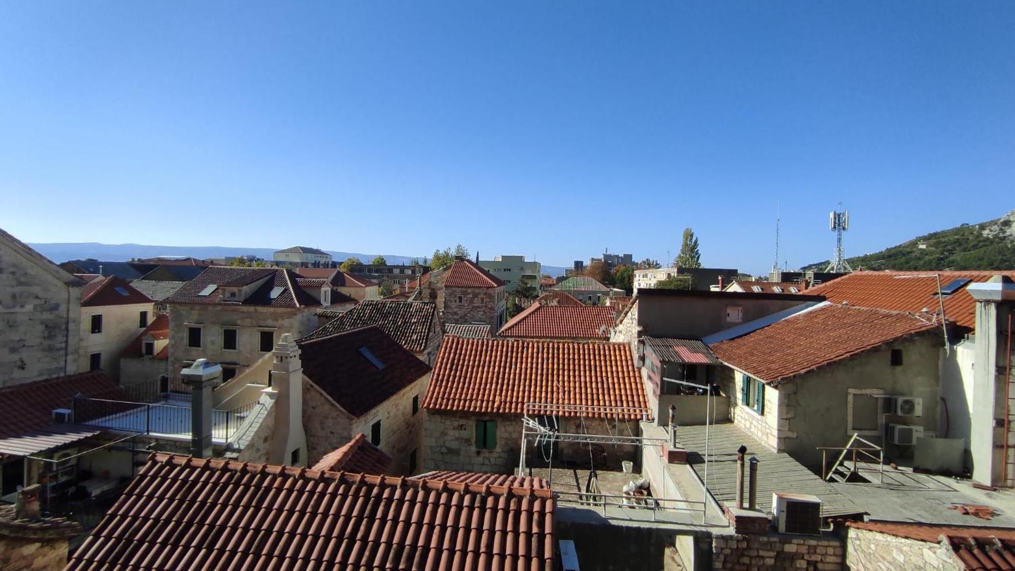 Luxury City Centre Apartment With Stunning View Omiš Eksteriør billede
