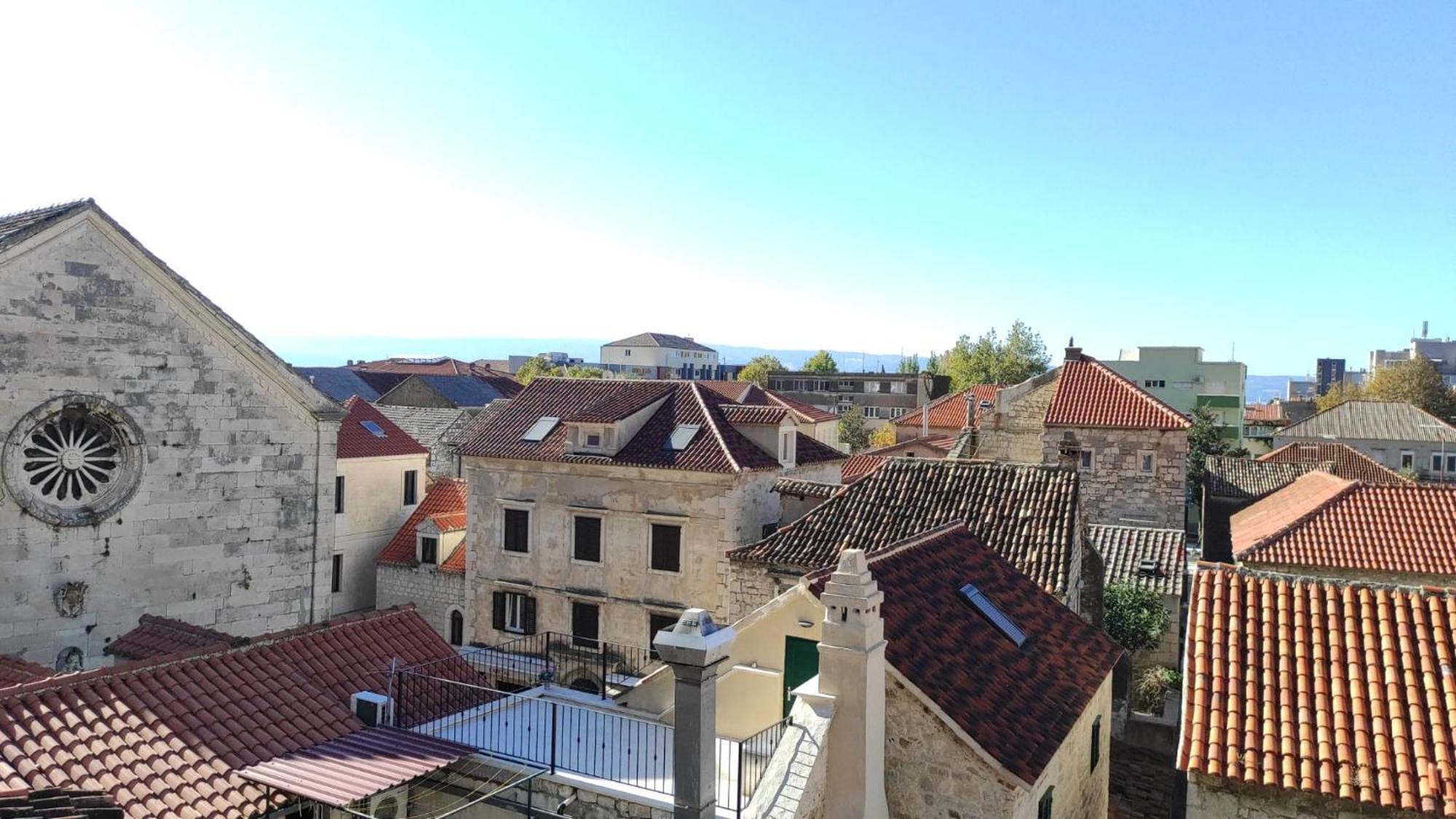 Luxury City Centre Apartment With Stunning View Omiš Eksteriør billede