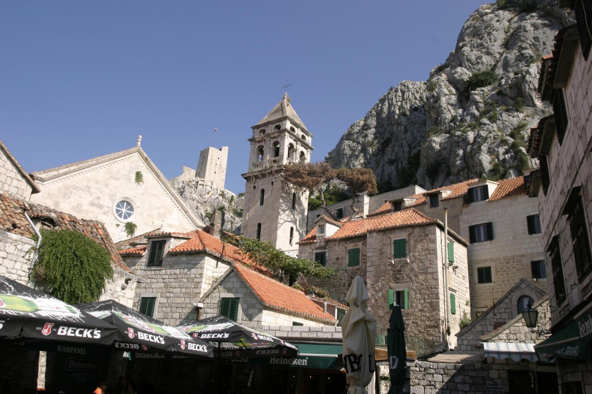 Luxury City Centre Apartment With Stunning View Omiš Eksteriør billede